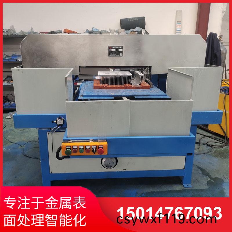 鋁材直紋拉絲(si)機生産(chan)供應